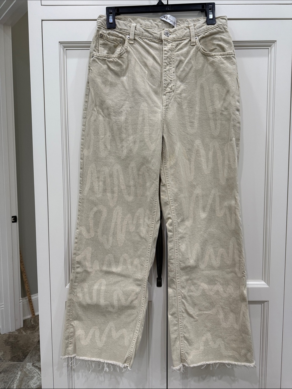 Zara The 90's Full Length Zig Zag Patterned Tan Jeans Raw Hem Women’s Size 8